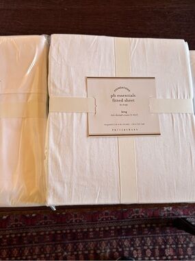 Pottery Barn NWT Essential sheet set